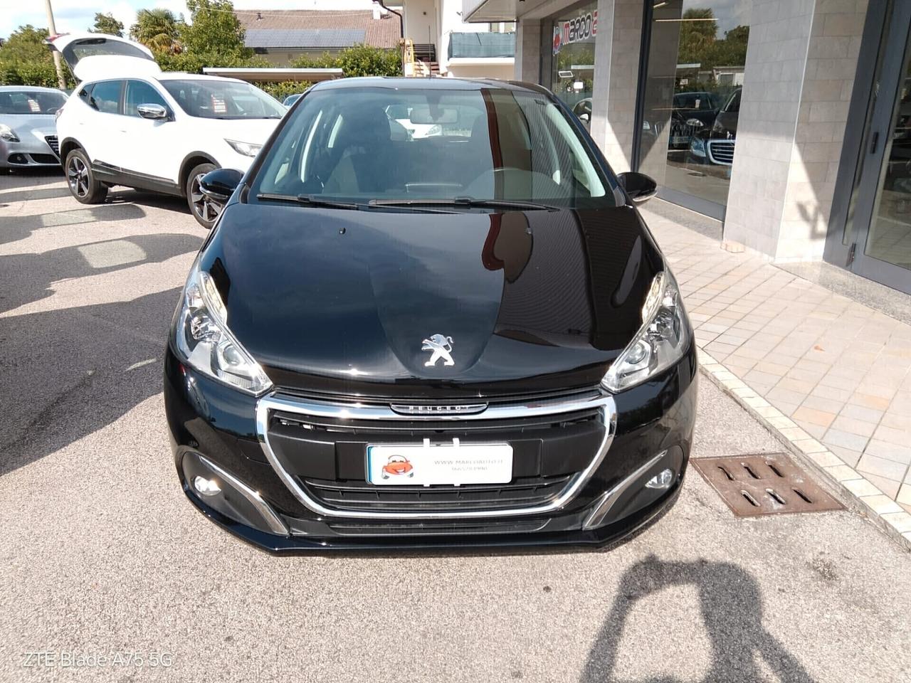Peugeot 208 1.2 benzina Neopatentati