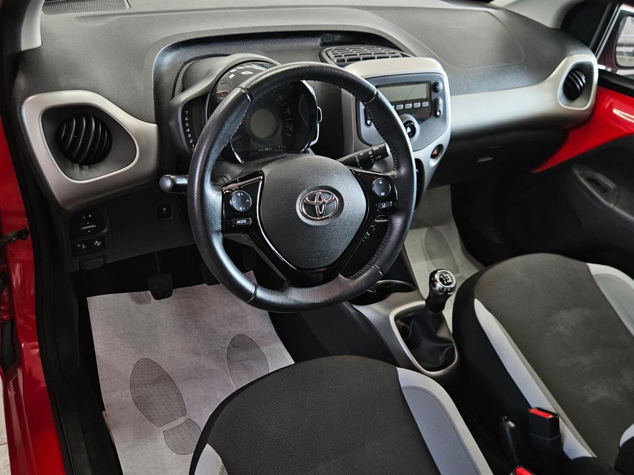 TOYOTA Aygo 1.0h 69 CV - NEOPATENTATI