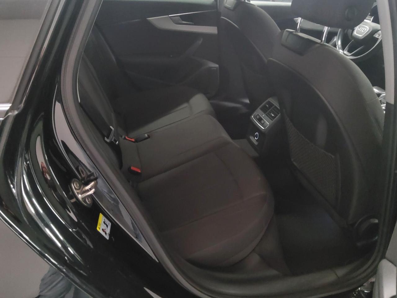 Audi A4 Avant 40 g-tron S tronic