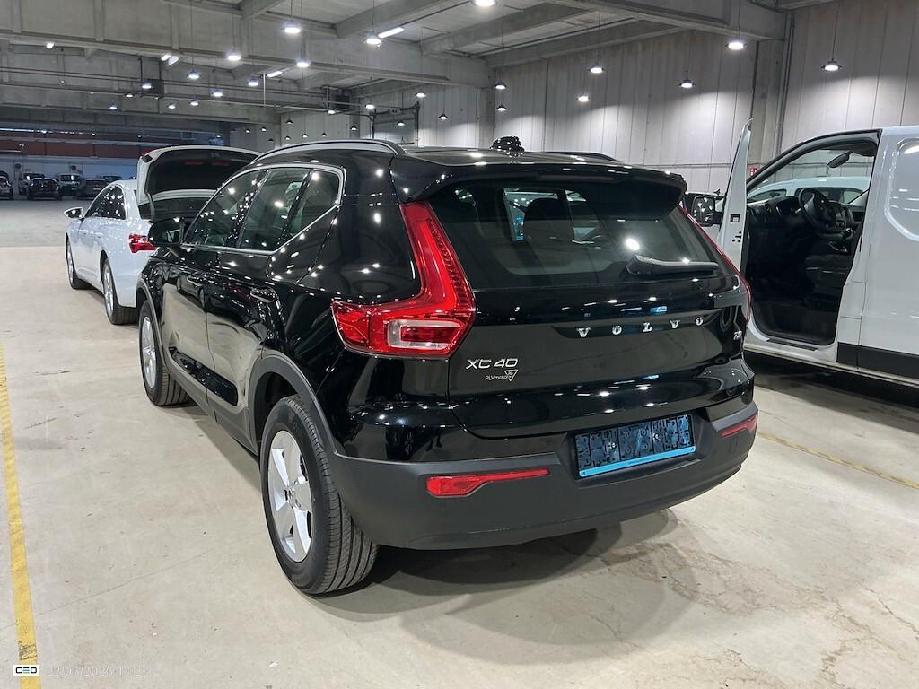 VOLVO XC40 1.5 T2 129CV 6M. MOMENTUM PRO ( FARI LED - COCKPIT - CRUISE - NAVI - MIRROR - SENSORI POST. )