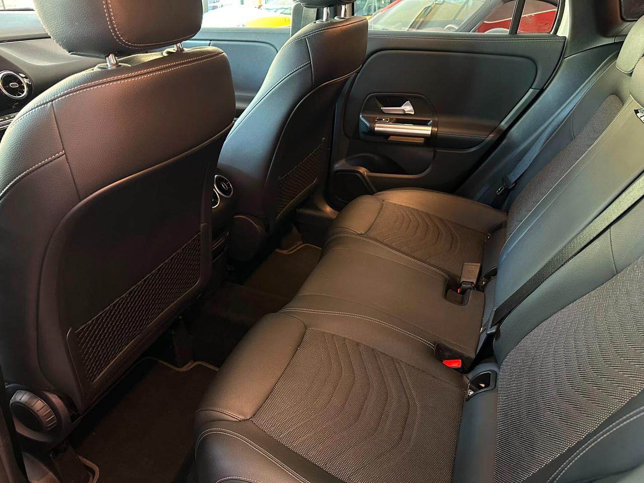 MERCEDES GLA 200d SPORT 150cv AUT