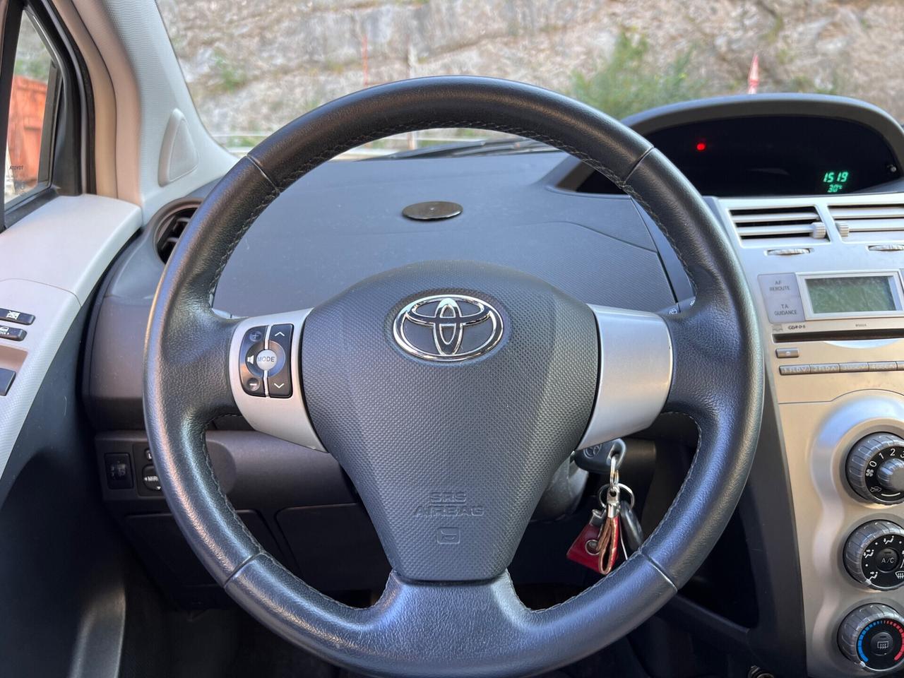 Toyota Yaris 1.3 5 porte Sol