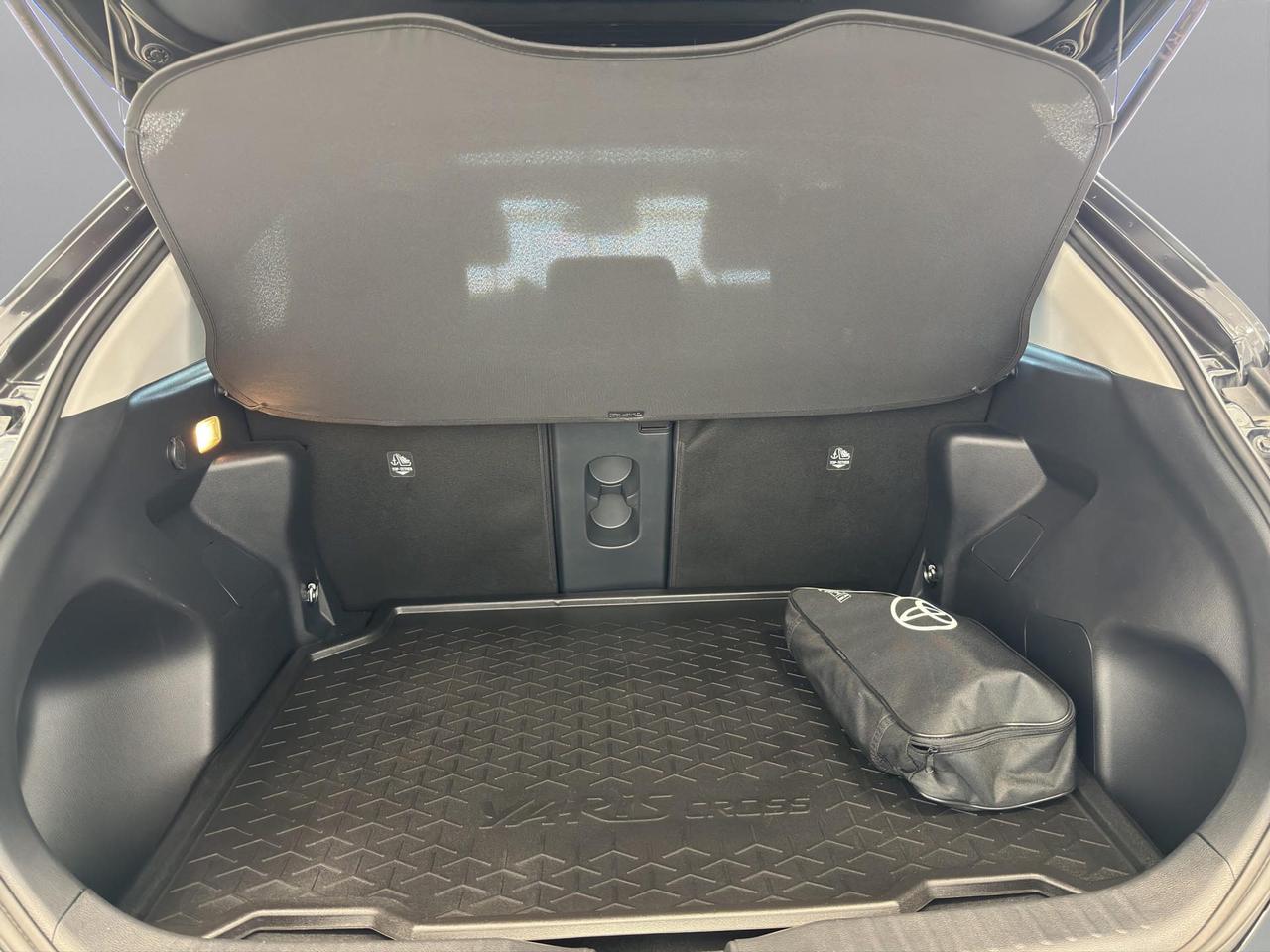 Toyota Yaris Cross 1.5 HEV Lounge awd