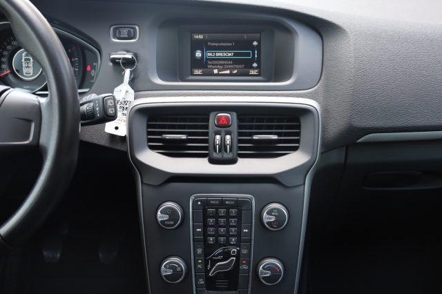 VOLVO V40 D2 2.0d UniPropietario Tagliandata per NEOPATENTAT