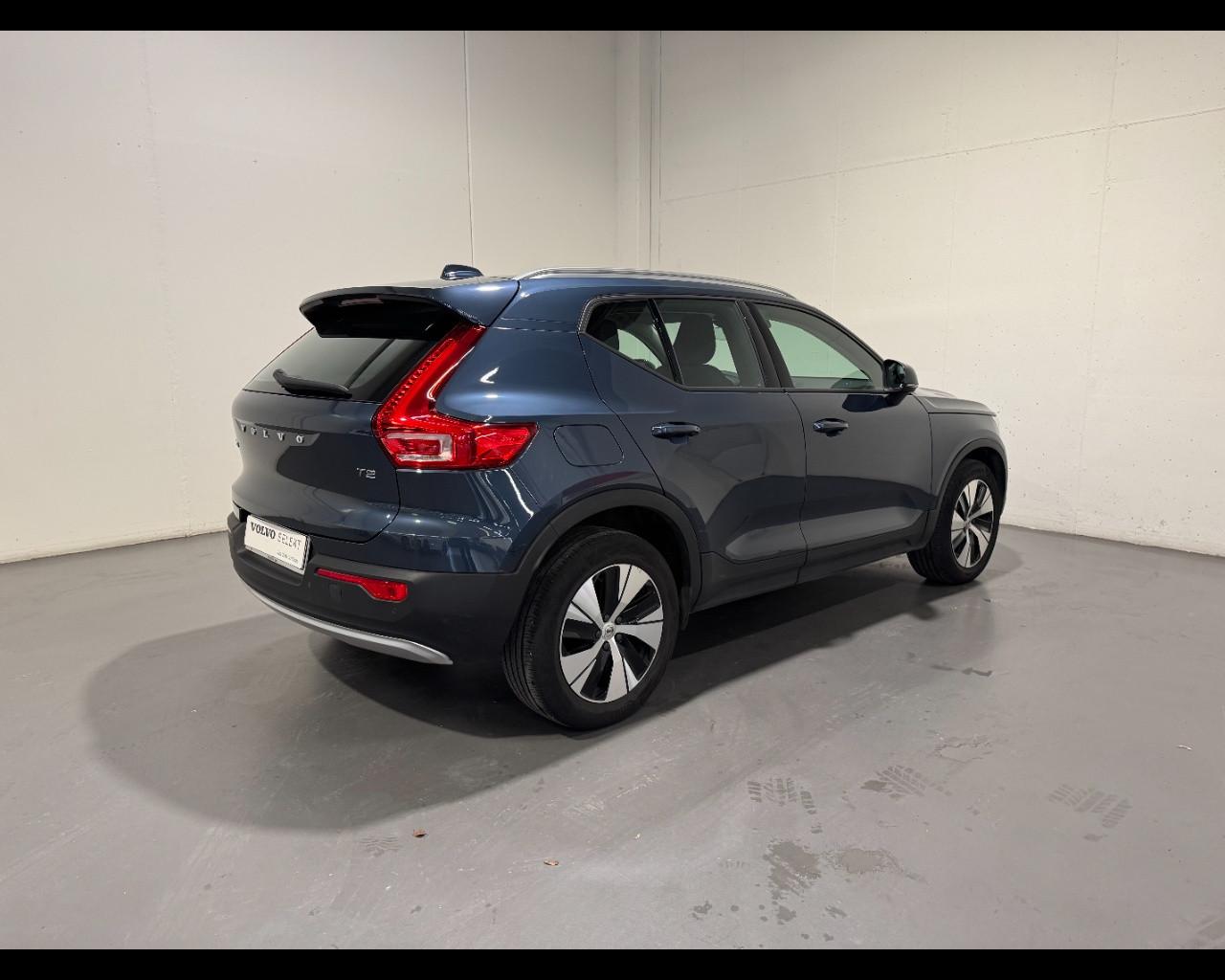 VOLVO XC40 T2 GEARTRONIC MOMENTUM PRO