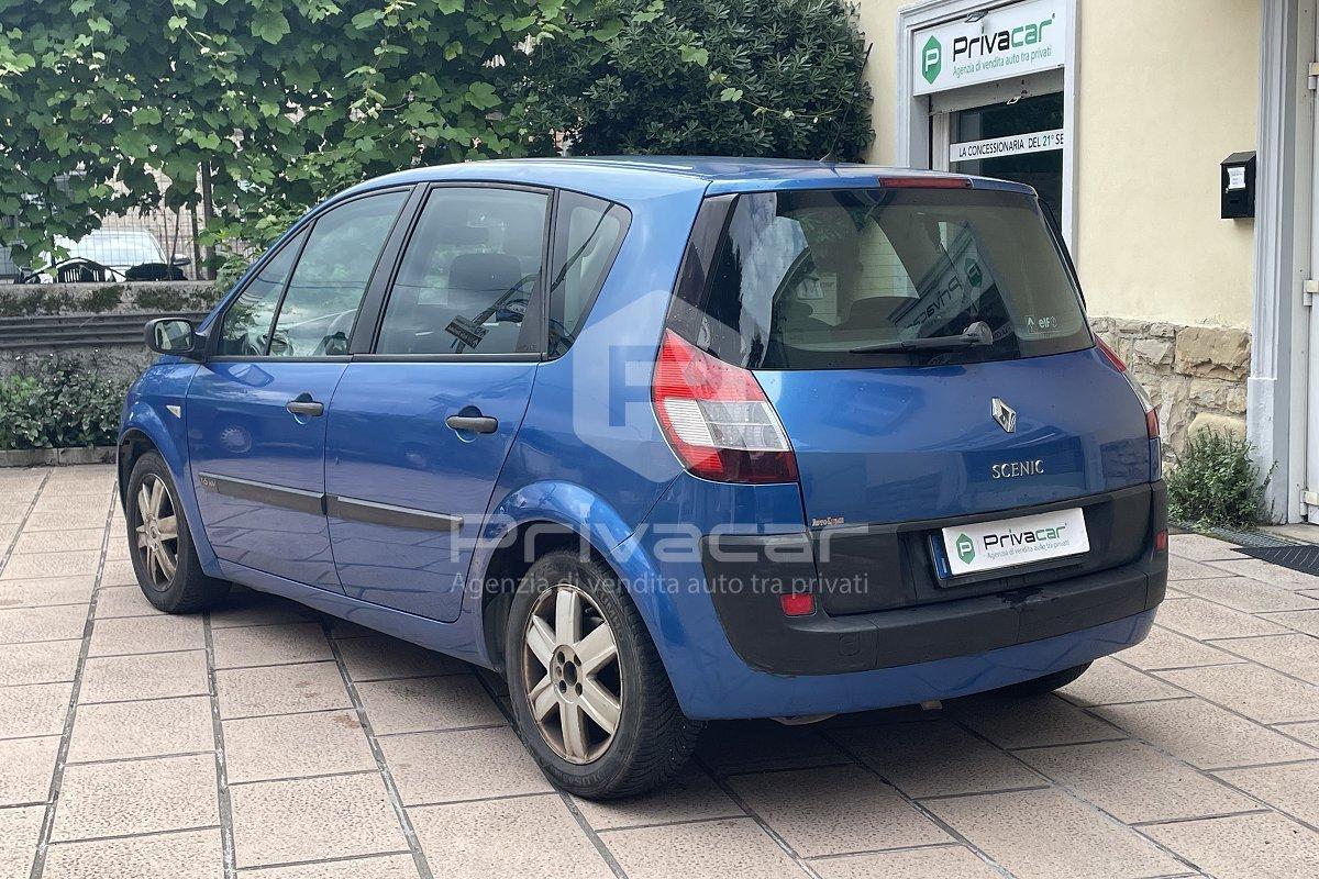 RENAULT Scénic 1.6 16V Confort Authentique