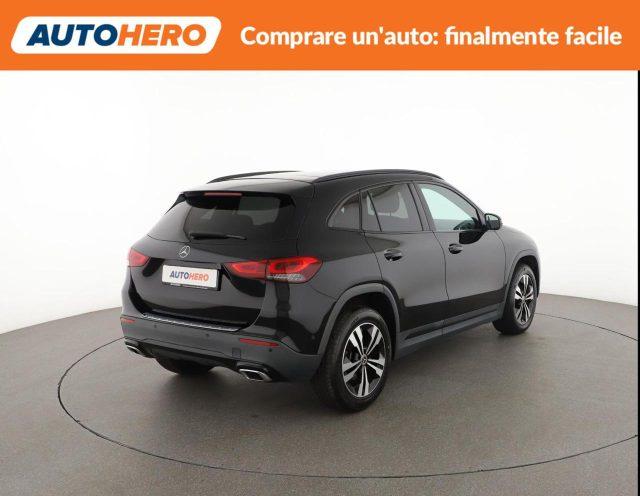 MERCEDES-BENZ GLA 180 d Automatic Premium