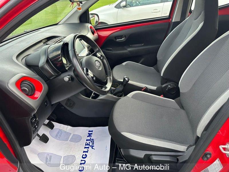 Toyota Aygo Aygo Connect 1.0 VVT-i 72 CV 5 porte x-clusiv red style