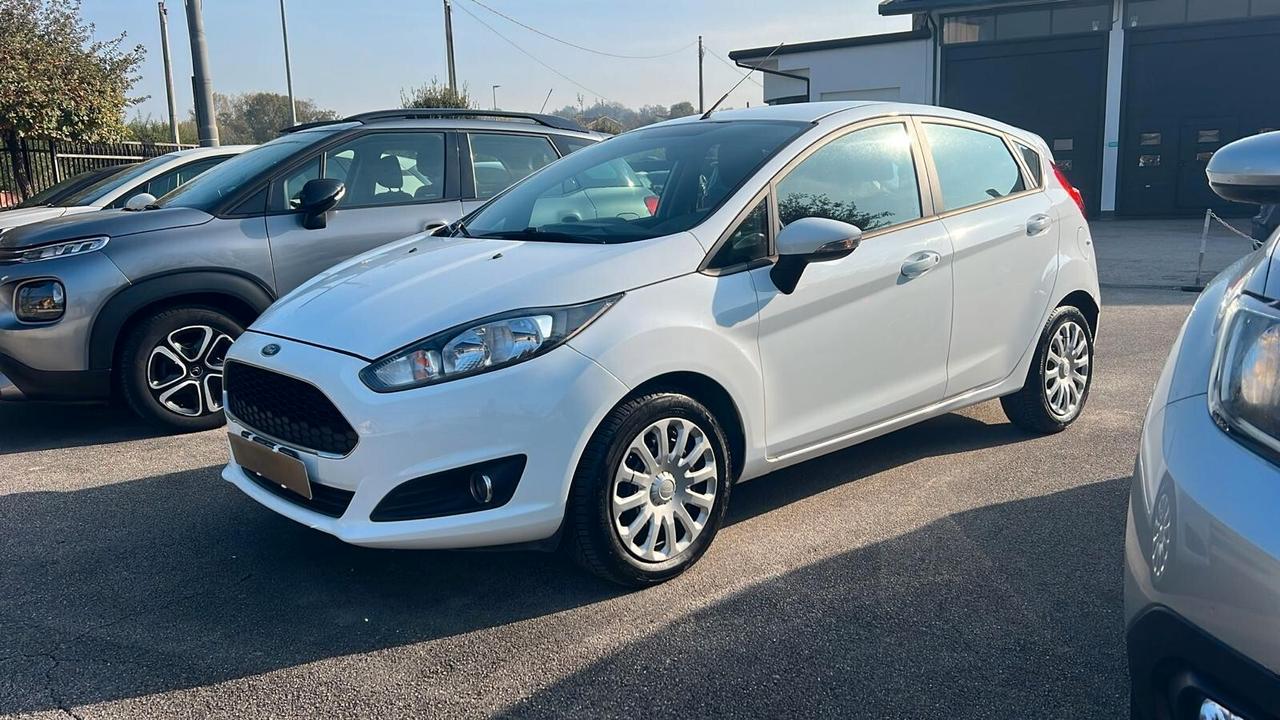 Ford Fiesta 1.5 TDCi 75CV 5 porte ST-Line NEOPATENTATI