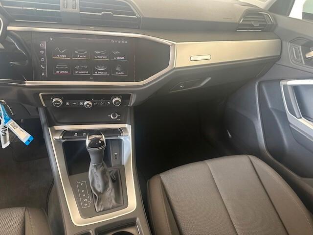 Audi Q3 35 TDI S tronic Business
