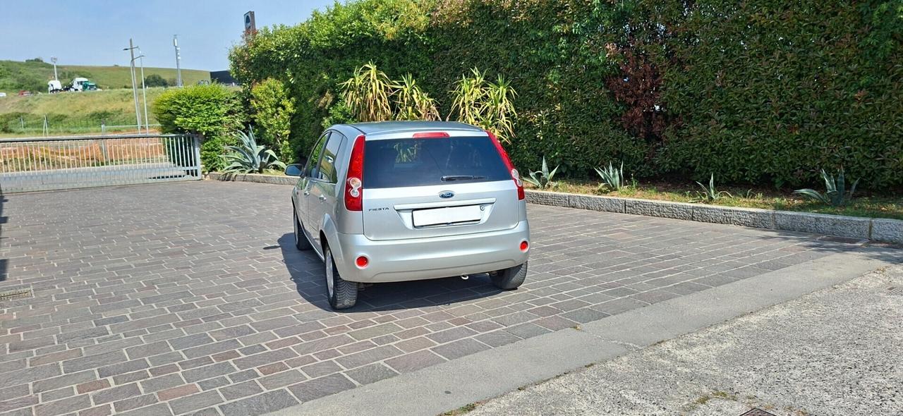 Ford Fiesta 1.2 16V 5p. Ghia X Neopatentati