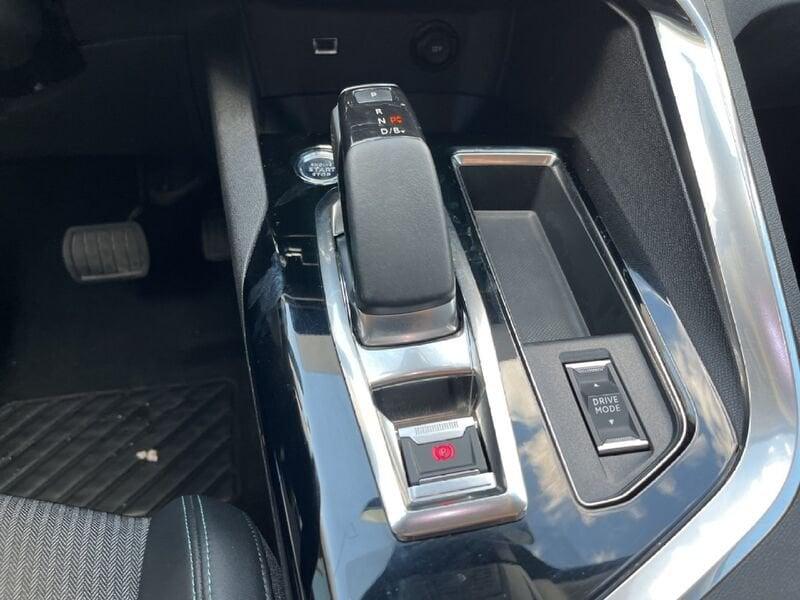 Peugeot 3008 II 2021 1.6 hybrid Allure Pack 225cv e-eat8