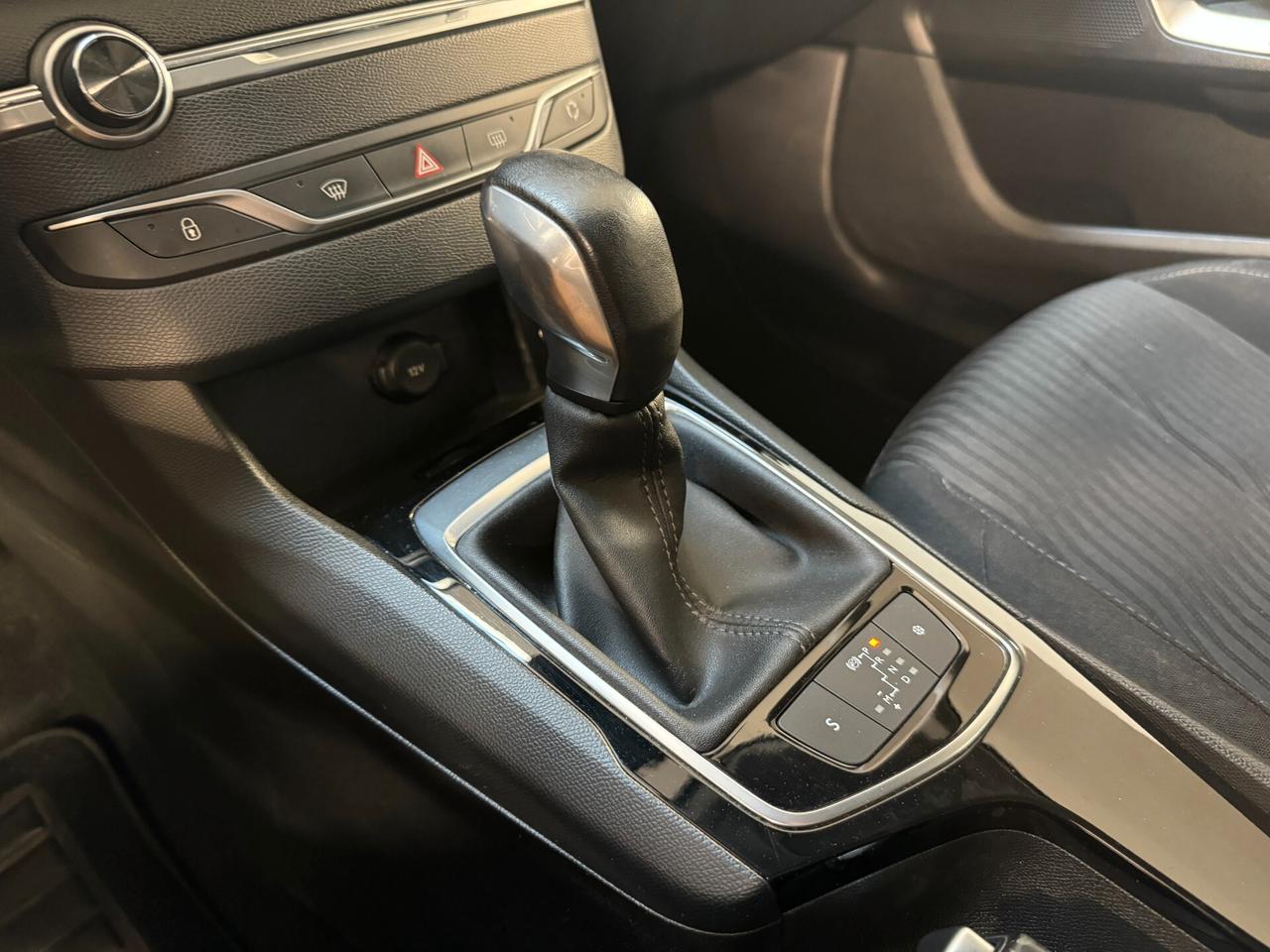 Peugeot 308 BlueHDi S&S EURO6 SW AUTOMATIC.