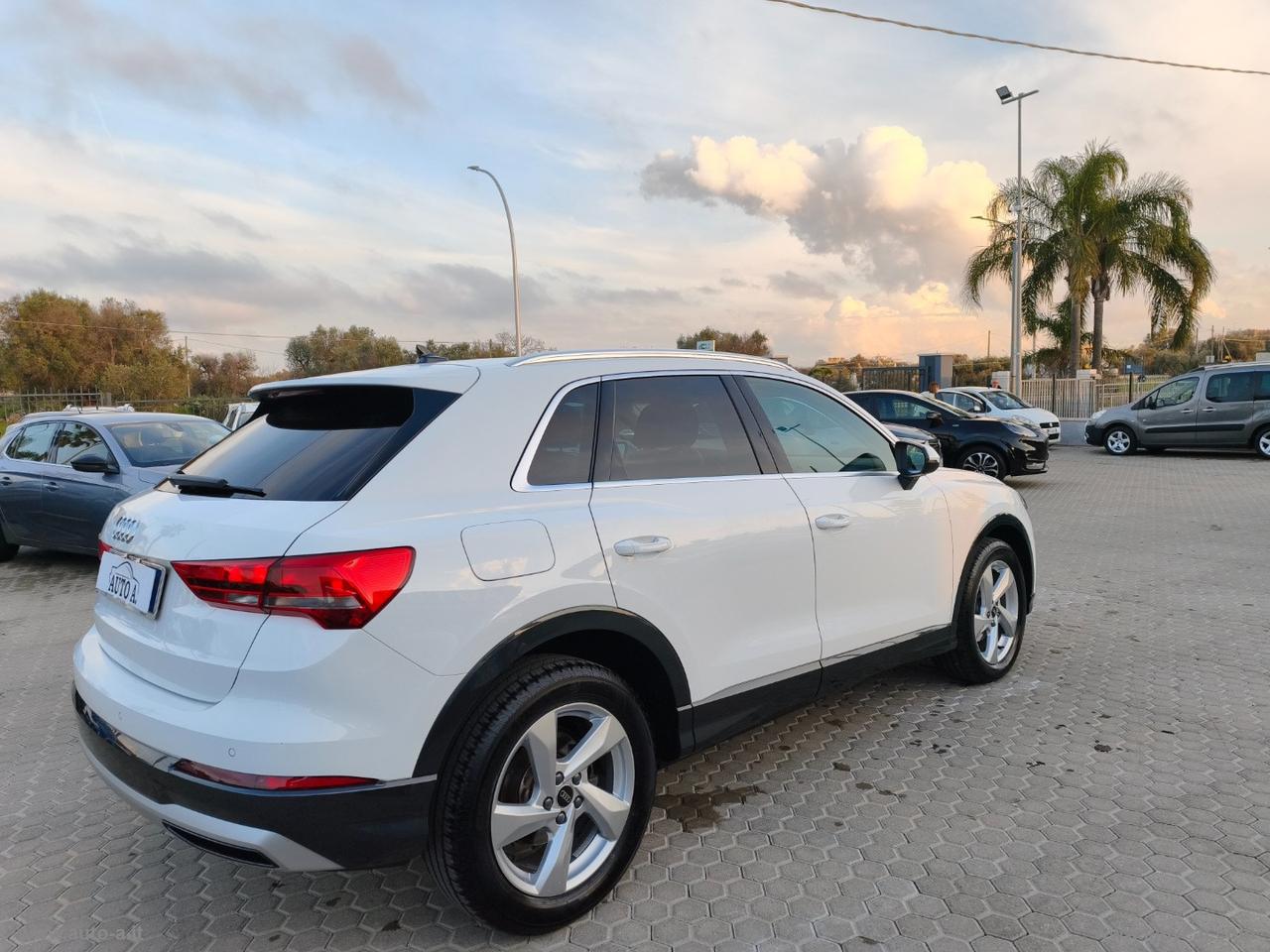 AUDI Q3 35 TDI S-TRONIC BUSINESS ADVANCED