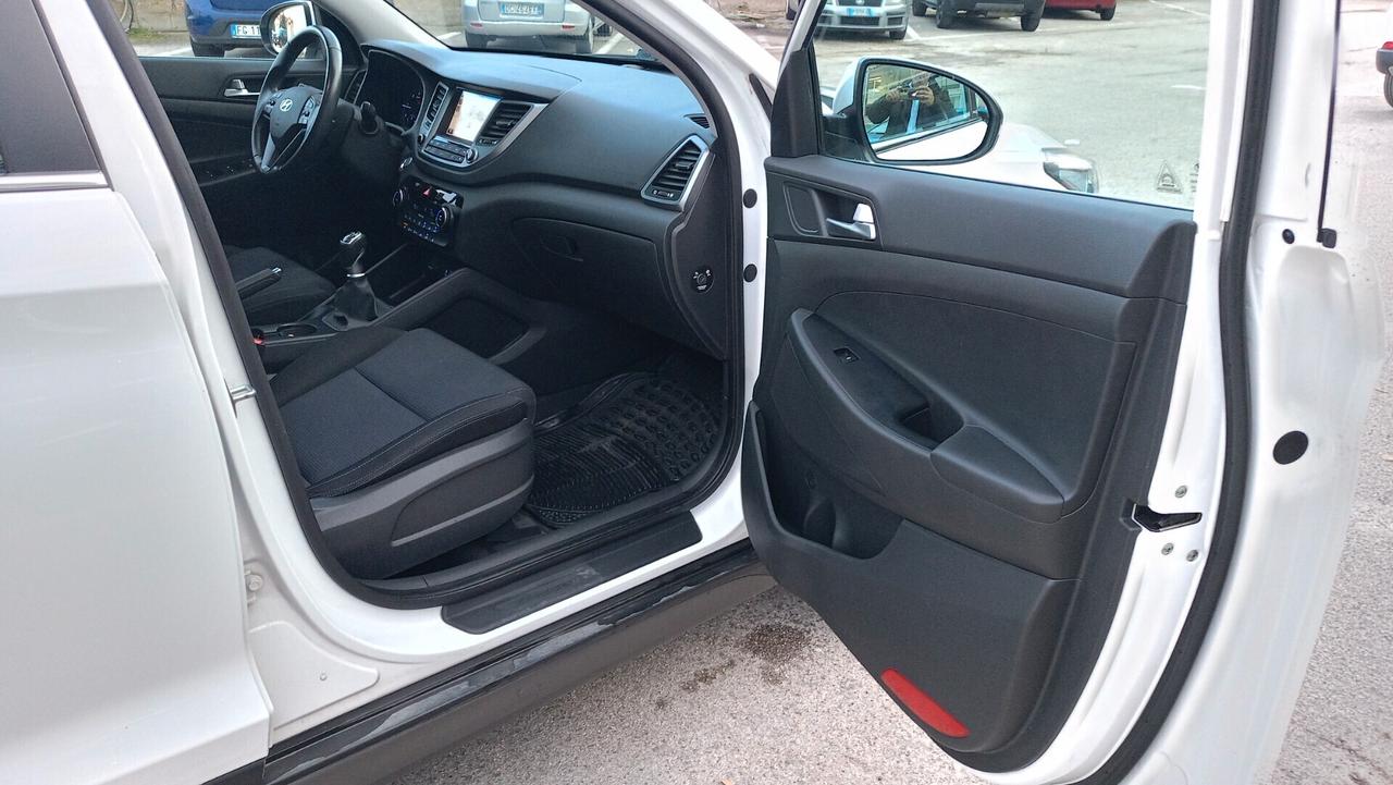 Hyundai TUCSON 1.7 CRDi 2WD Xpossible