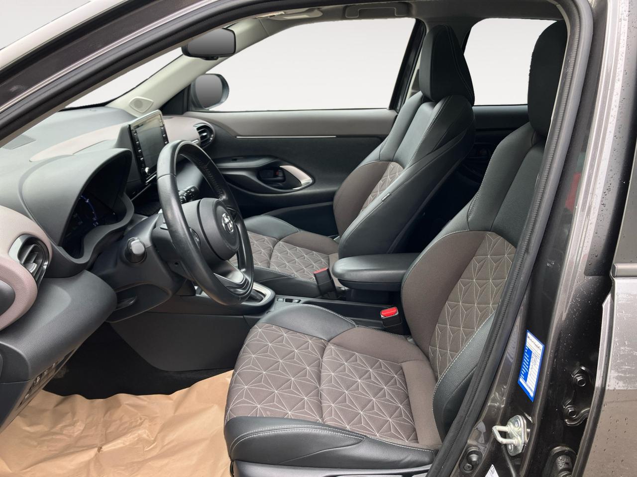 Toyota Yaris Cross 1.5h Lounge fwd 116cv e-cvt