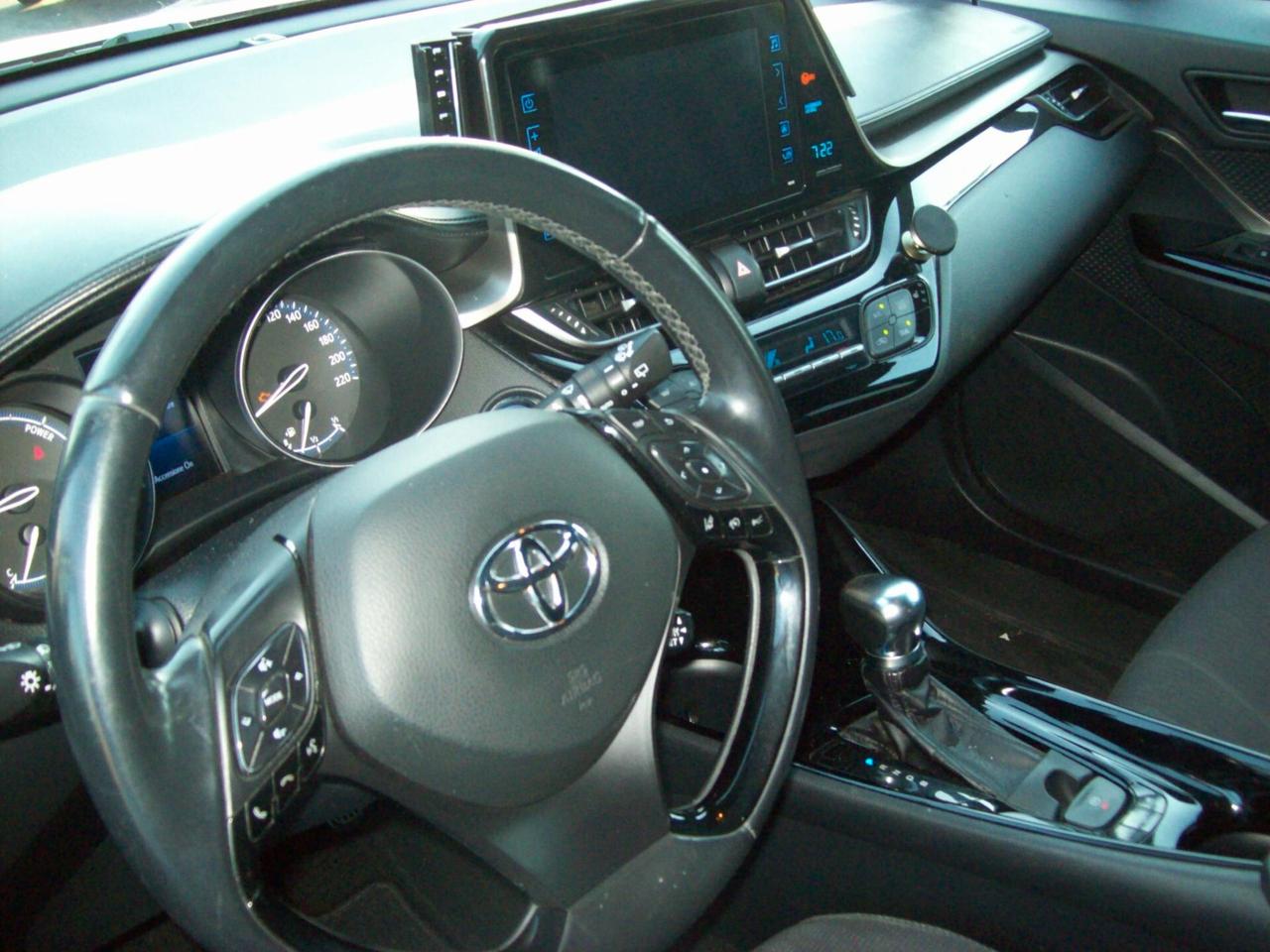 Toyota C-HR 1.8 Hybrid E-CVT Trend
