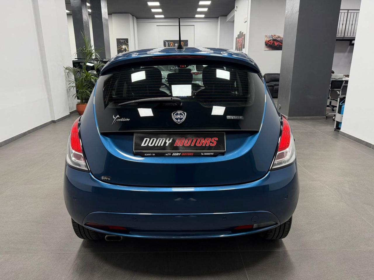 Lancia Ypsilon 1.0 FireFly 5 porte S&S Hybrid Ecochic Silver