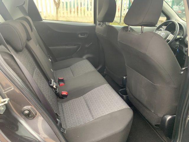 TOYOTA Yaris 1.0 5 porte Lounge