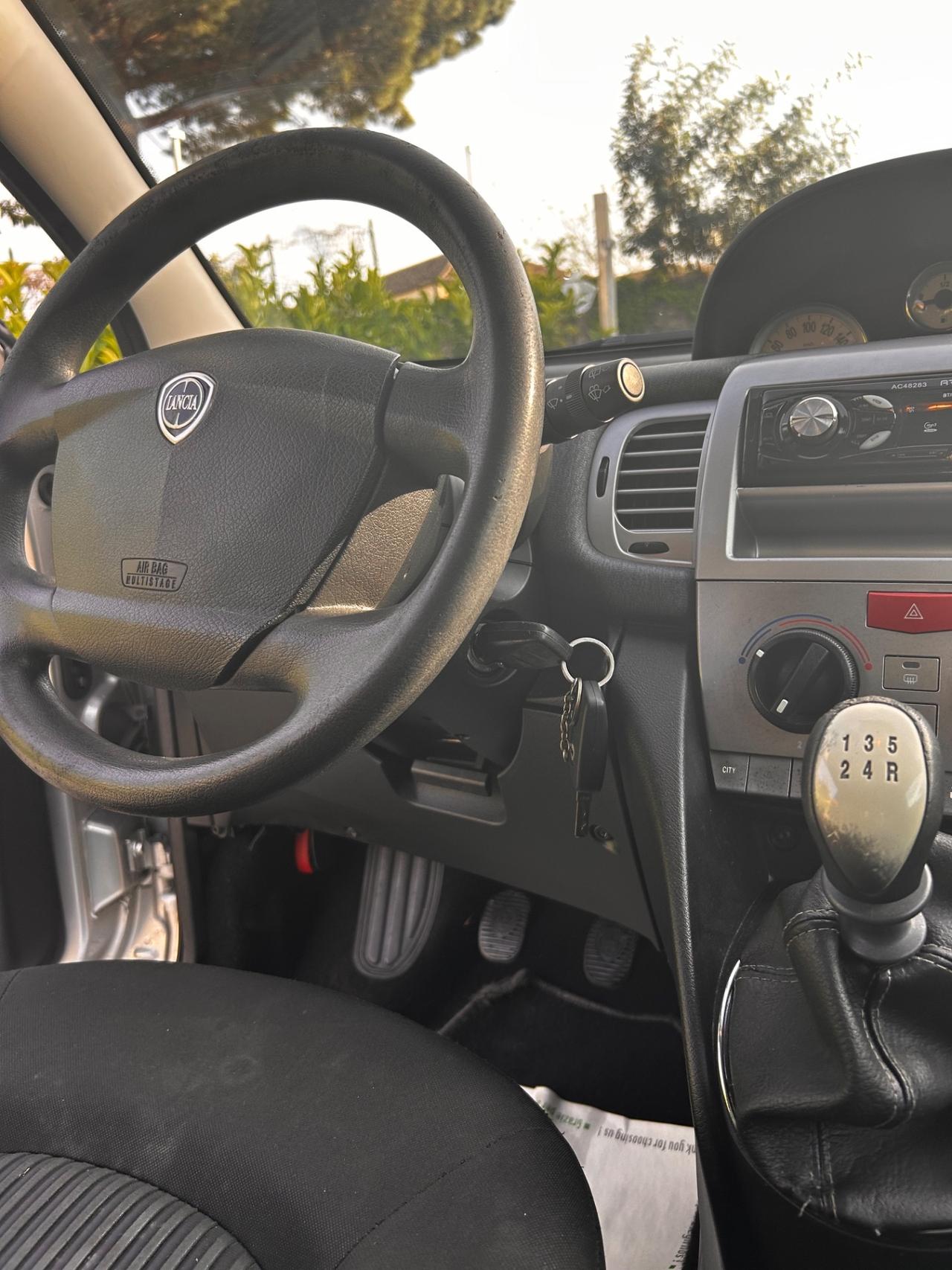 Lancia Ypsilon 1.2 Oro