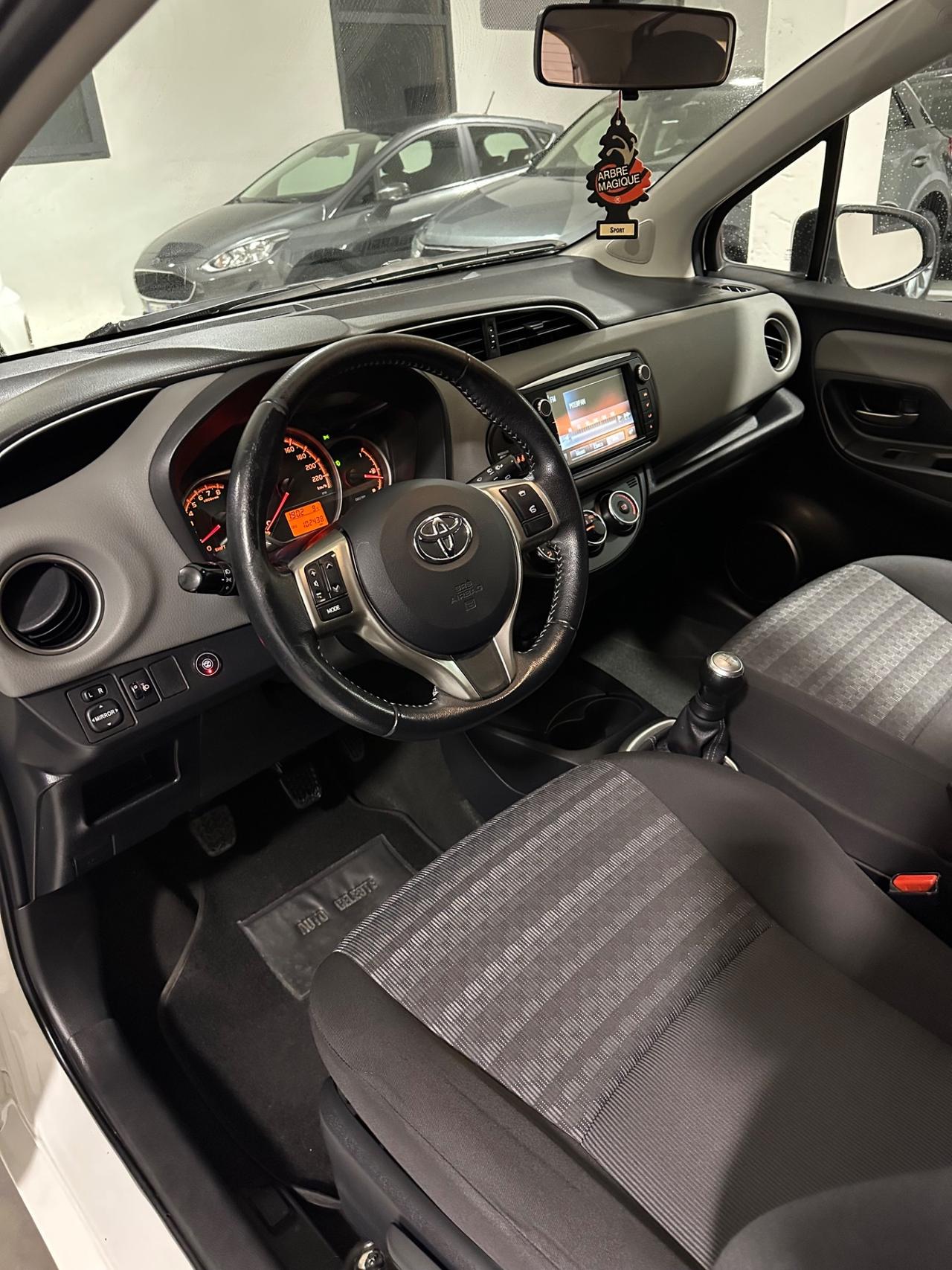 Toyota Yaris 1.0 5 porte Lounge