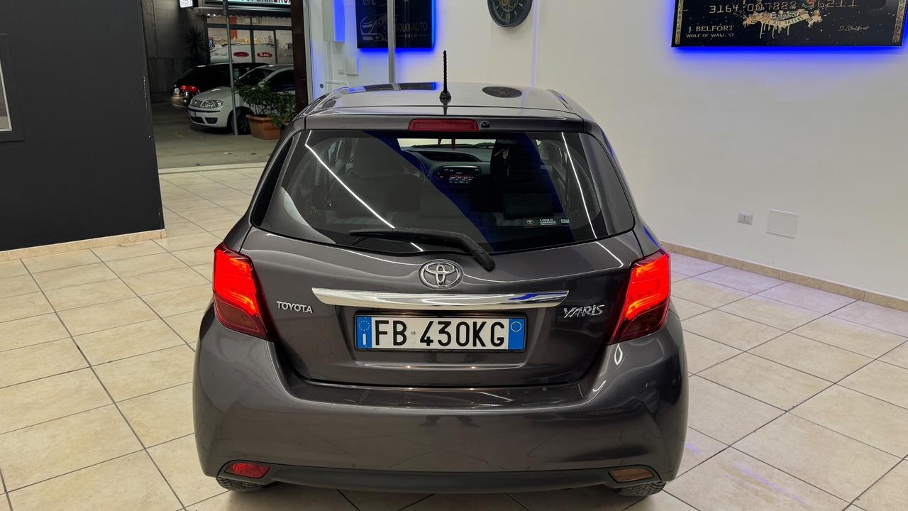 Toyota Yaris 1.4 D-4D 5 porte Lounge-2015