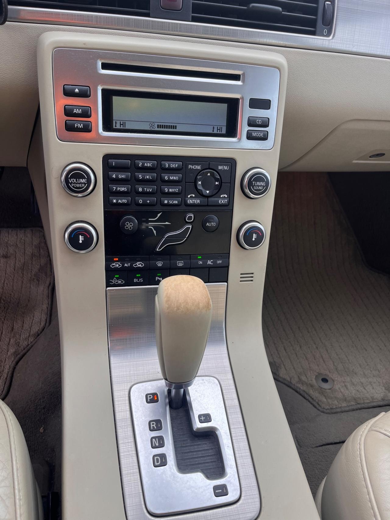 Volvo V70/XC70 V70 2.4 D5 20V (185CV) cat Class