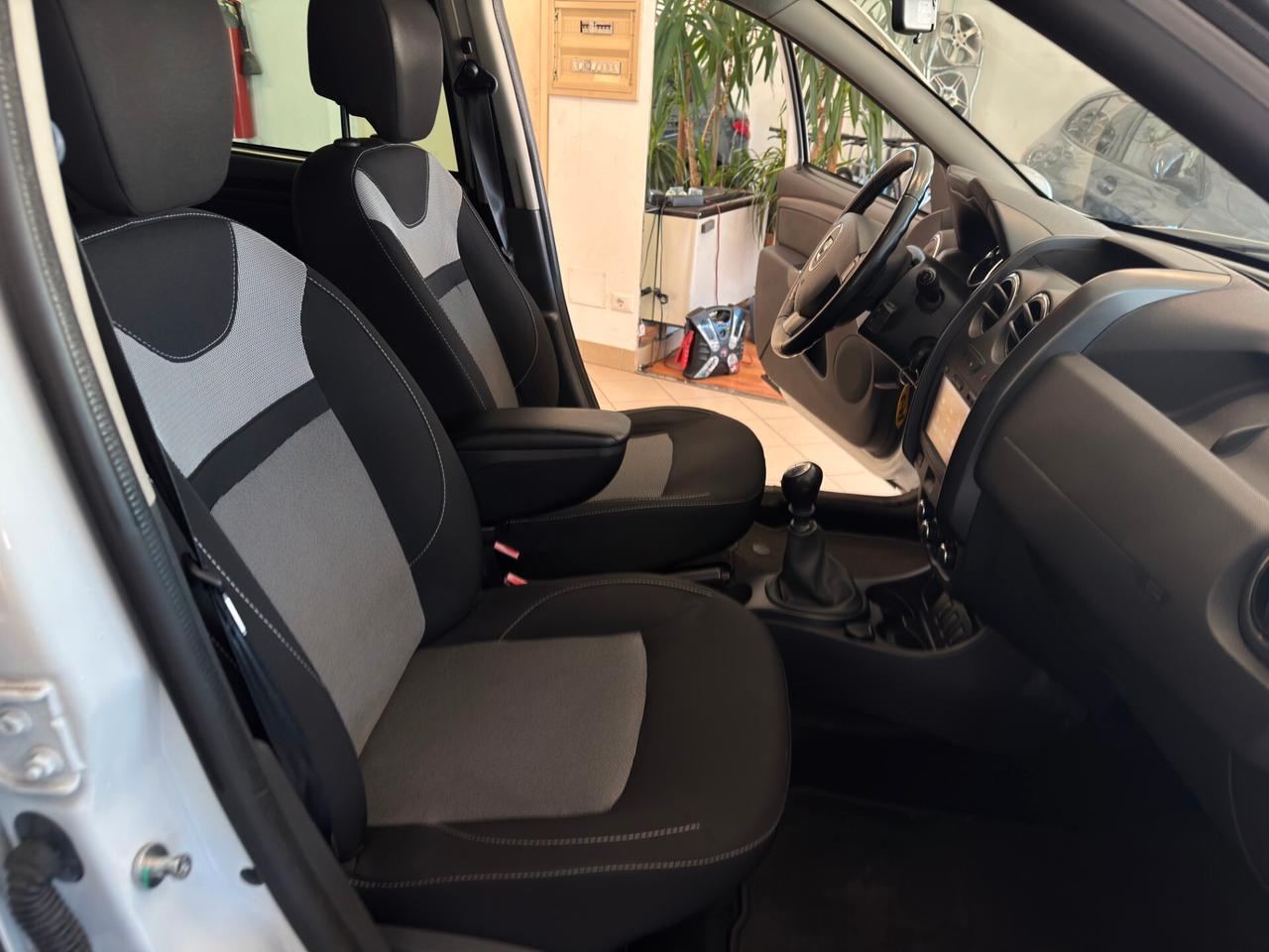 DACIA DUSTER 1.5cc 110CV 4x2 GANCIO TRAINO