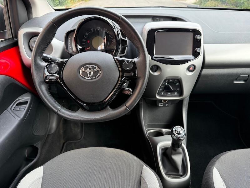 Toyota Aygo 1.0 VVT-i 69 CV 5 porte 9900 KM