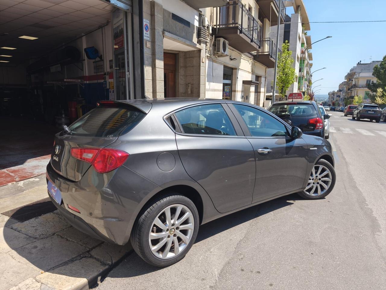 Alfa Romeo Giulietta 1.6 JTDm-2 105 CV Exclusive