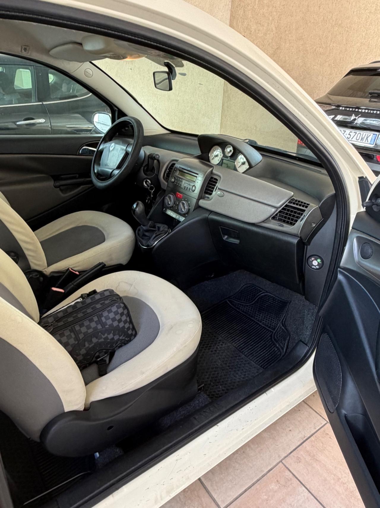 Lancia Ypsilon 1.3 Multijet 16V
