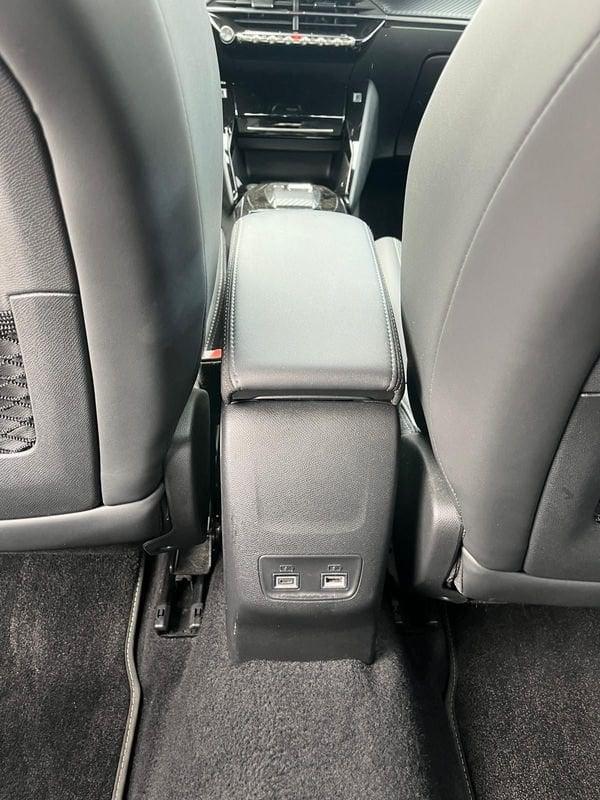 Peugeot 2008 2008 PureTech 130 S&S EAT8 GT