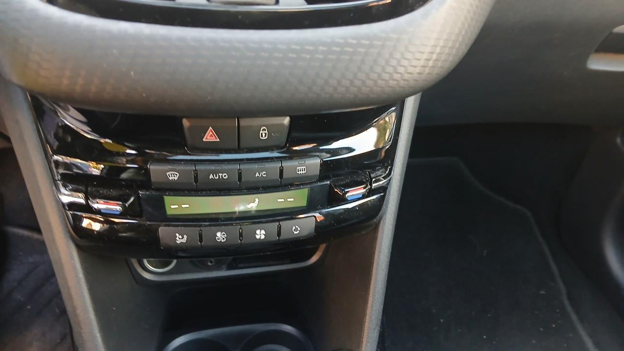 Peugeot 2008 BlueHDi 120 S&S Black Matt