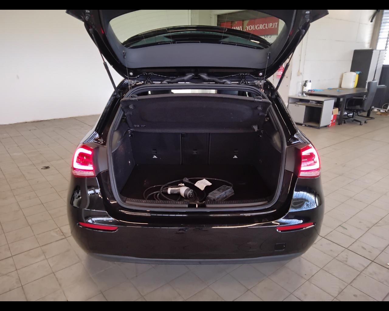 Mercedes-Benz Classe A - W177 2018 - A 250 e phev (eq-power) Business auto