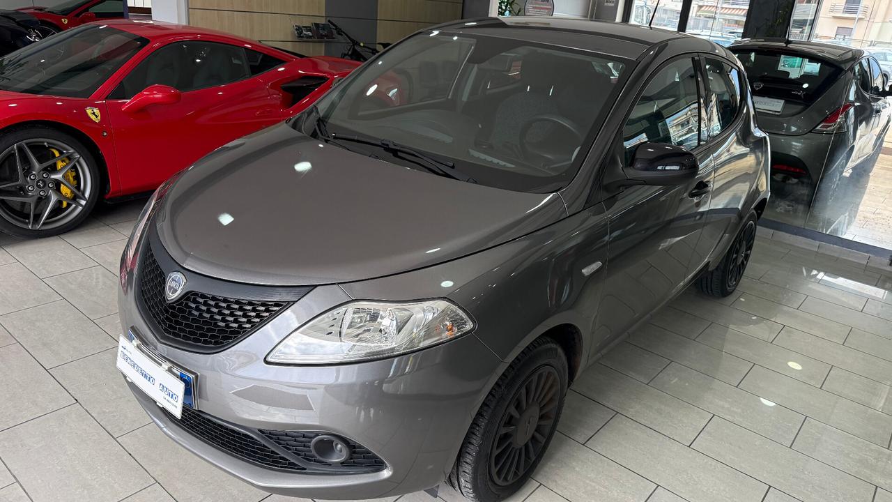 Lancia Ypsilon 1.2 69 CV 5 porte GPL