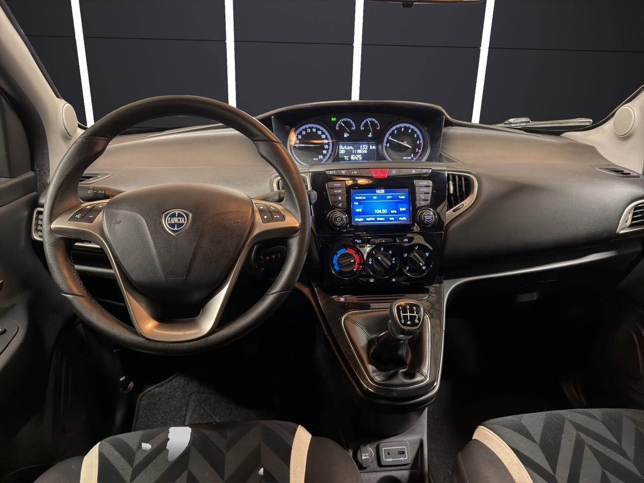 Lancia Ypsilon 1.2 69 CV 5 porte Platinum