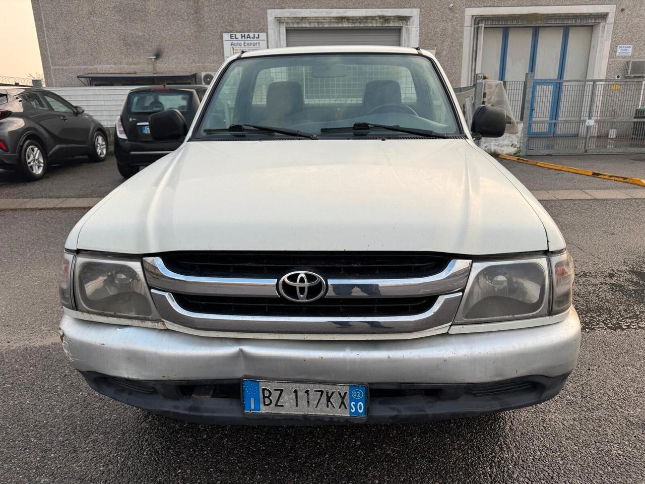 Toyota Hilux 2.5 D-4D 2WD 2p. Cabinato