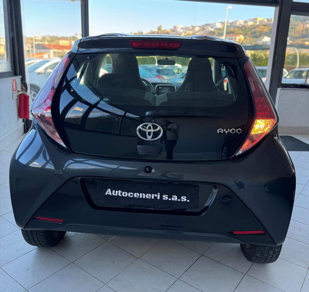 Toyota Aygo 1.0 VVT-i 69 CV 5 porte x-play