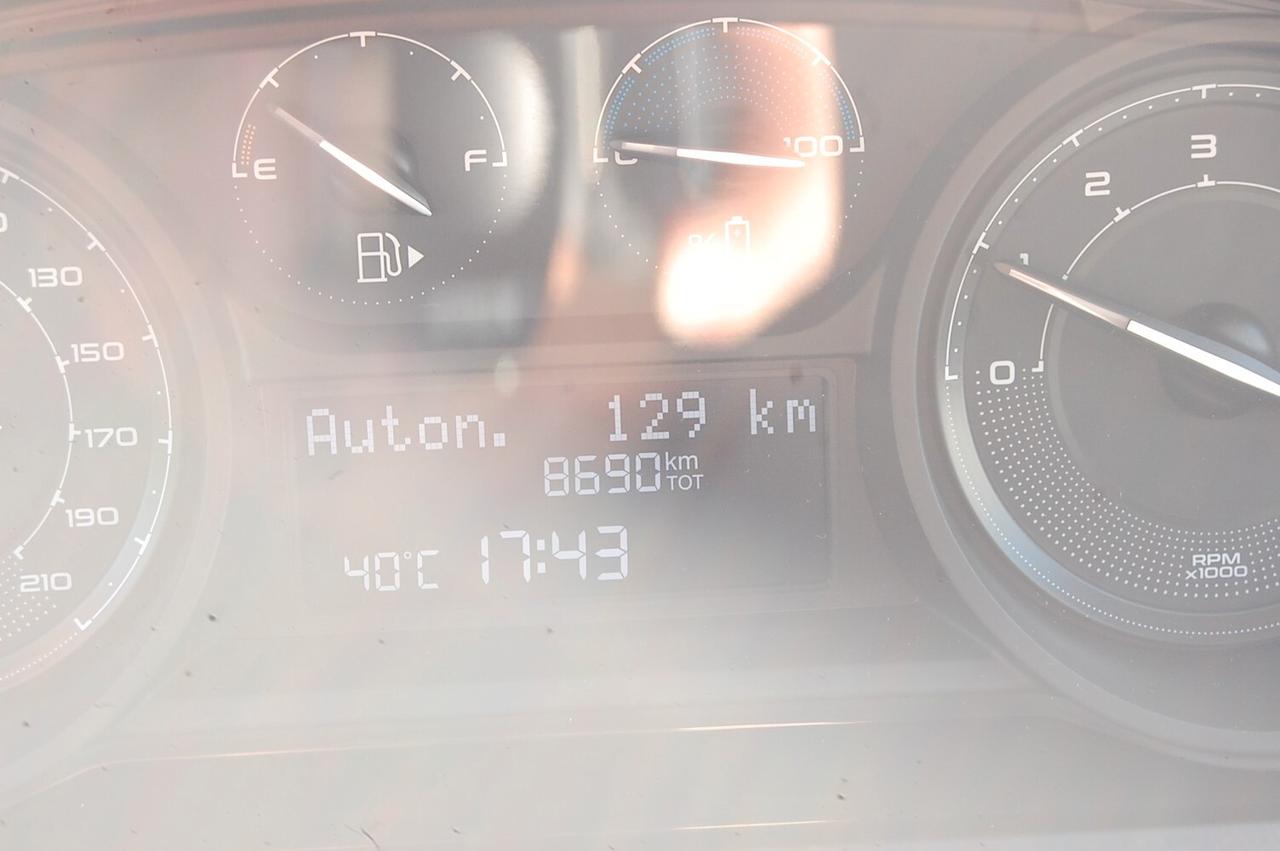 Lancia Ypsilon 1.0 FireFly 5 porte S&S Hybrid Platino