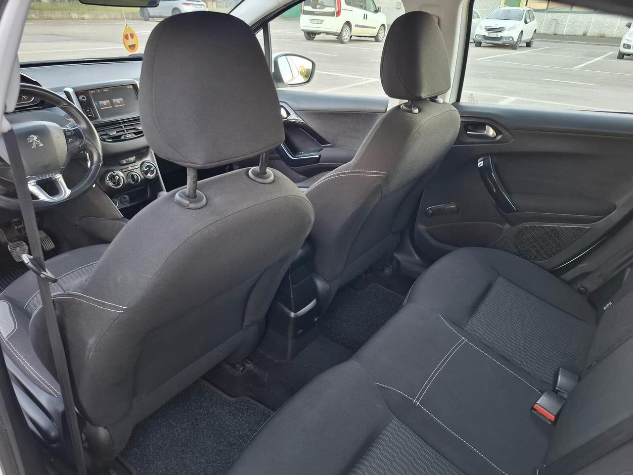 Peugeot 208 PureTech 82 5 porte Allure