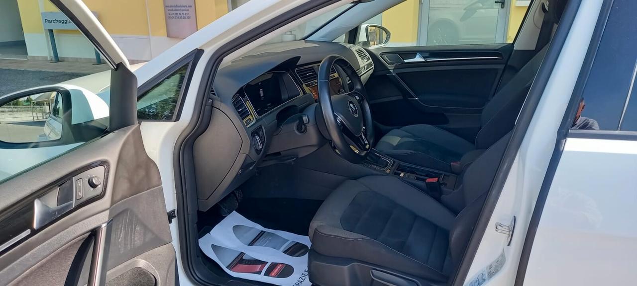 Volkswagen Golf 7 Benzina -GPL cc. 1.4 CV. 125 TSI Executive BluMotion Tech Allestimento Highline Cambio Automatico 7 Marce DSG 5 Porte 5 Posti.