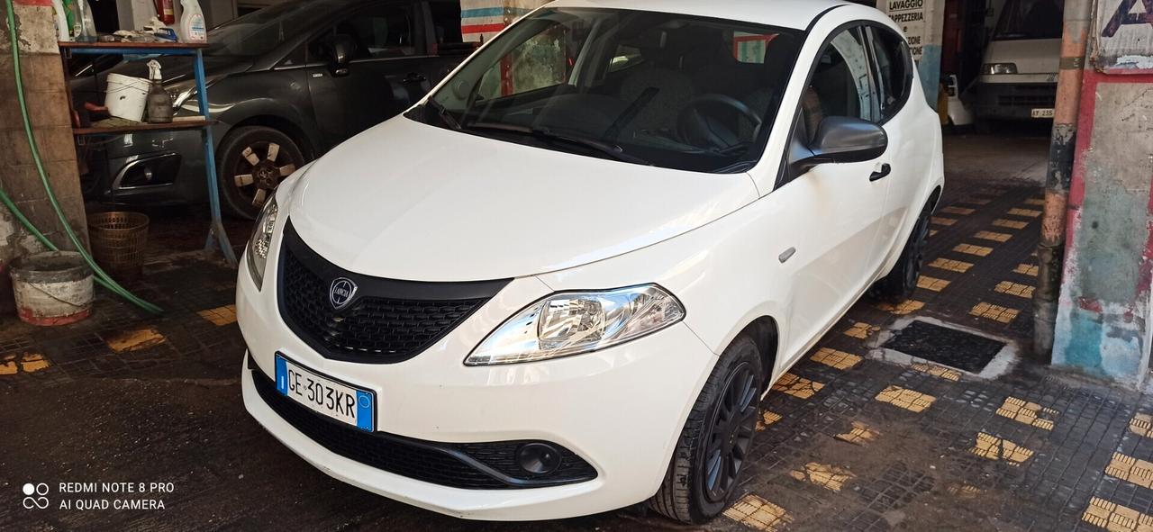 Lancia Ypsilon 1.0 FireFly 5 porte S&S Hybrid Ecochic Gold km 66.000