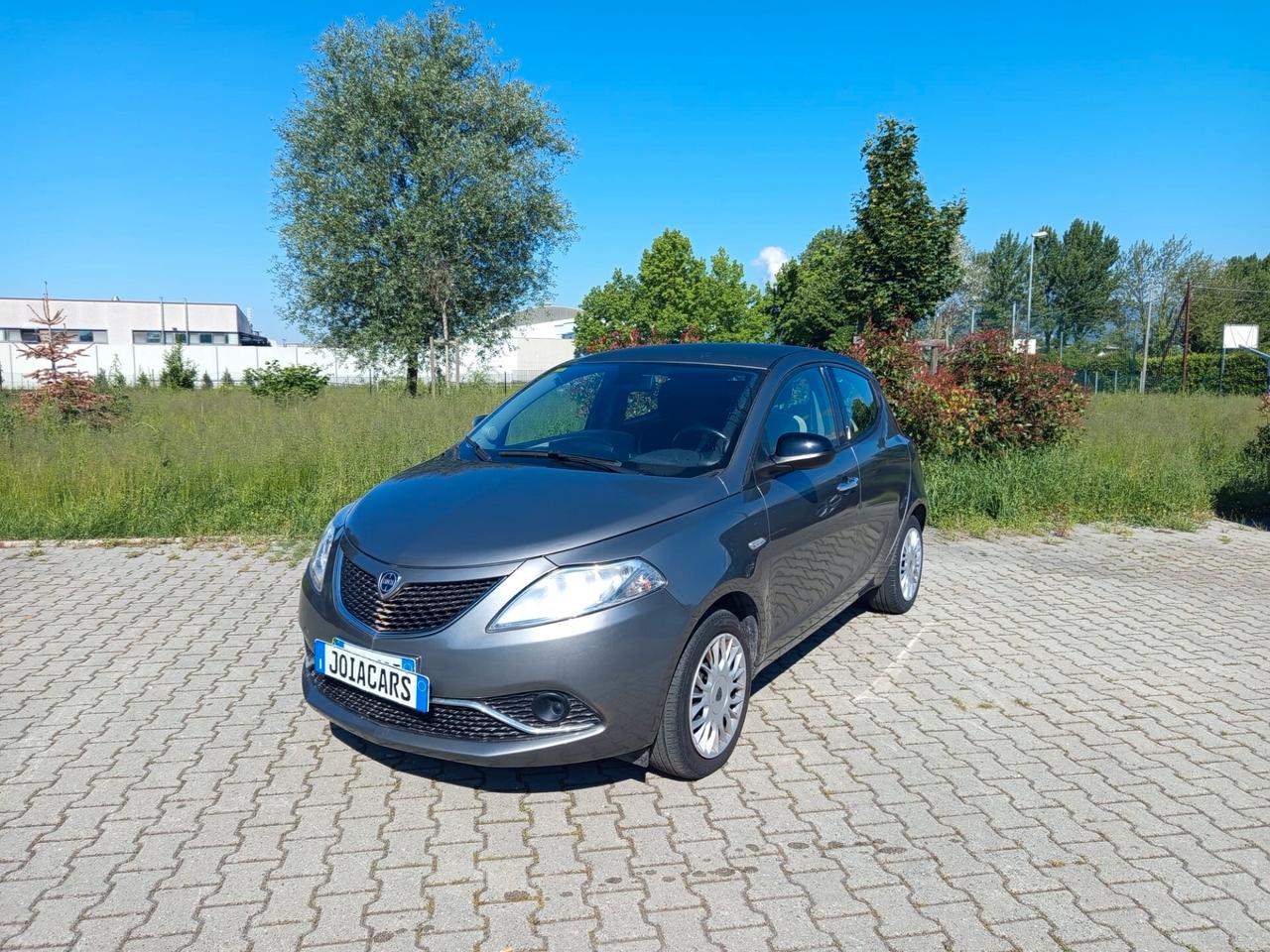 Lancia Ypsilon 1.2 69 CV 5 porte Platinum