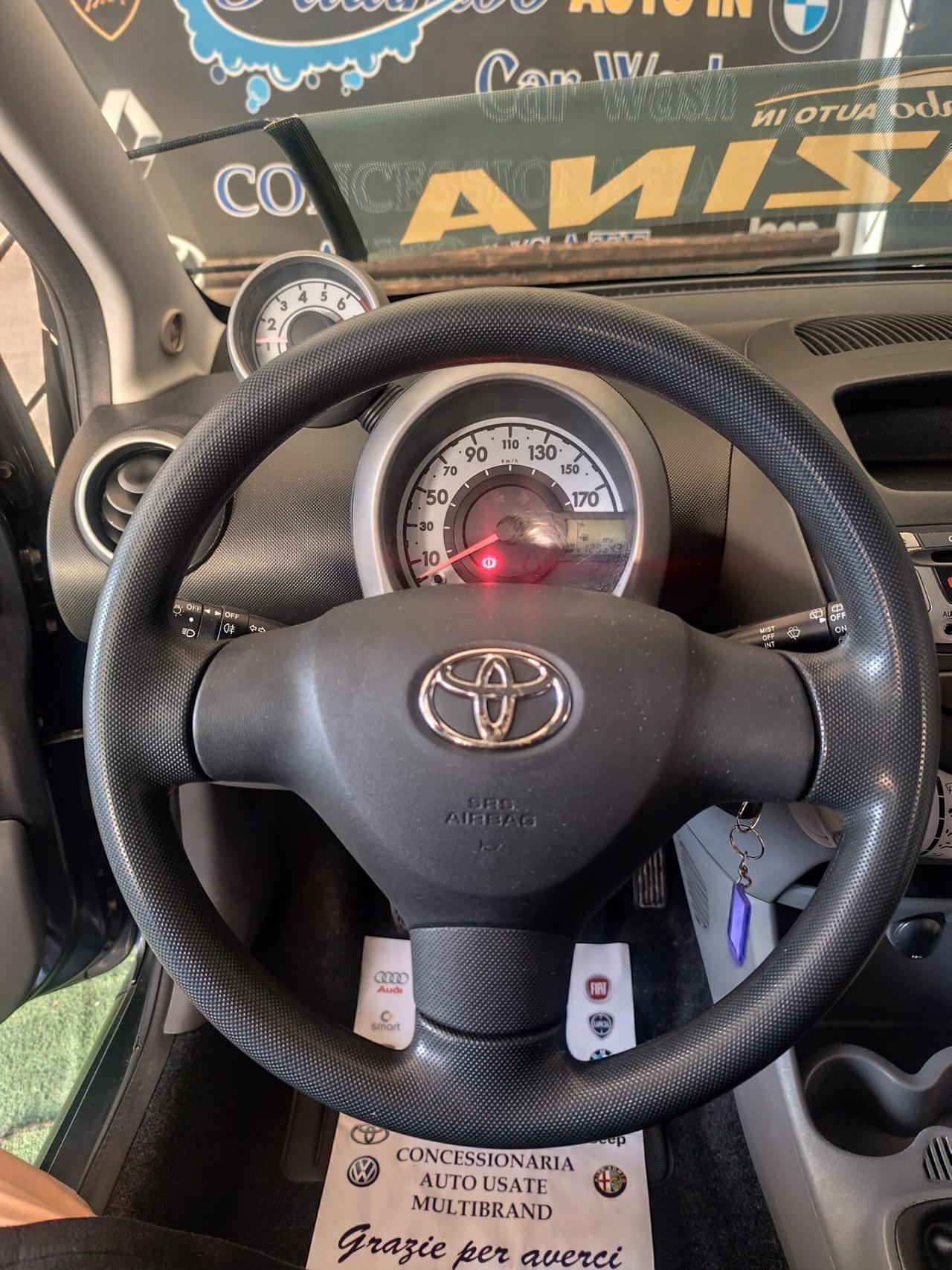 Toyota Aygo 1.0 12V VVT-i 5 porte Sol