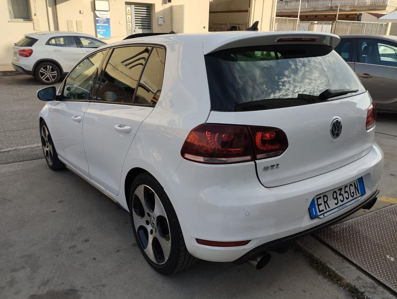 Volkswagen Golf 2.0 TSI DSG 5p. GTI