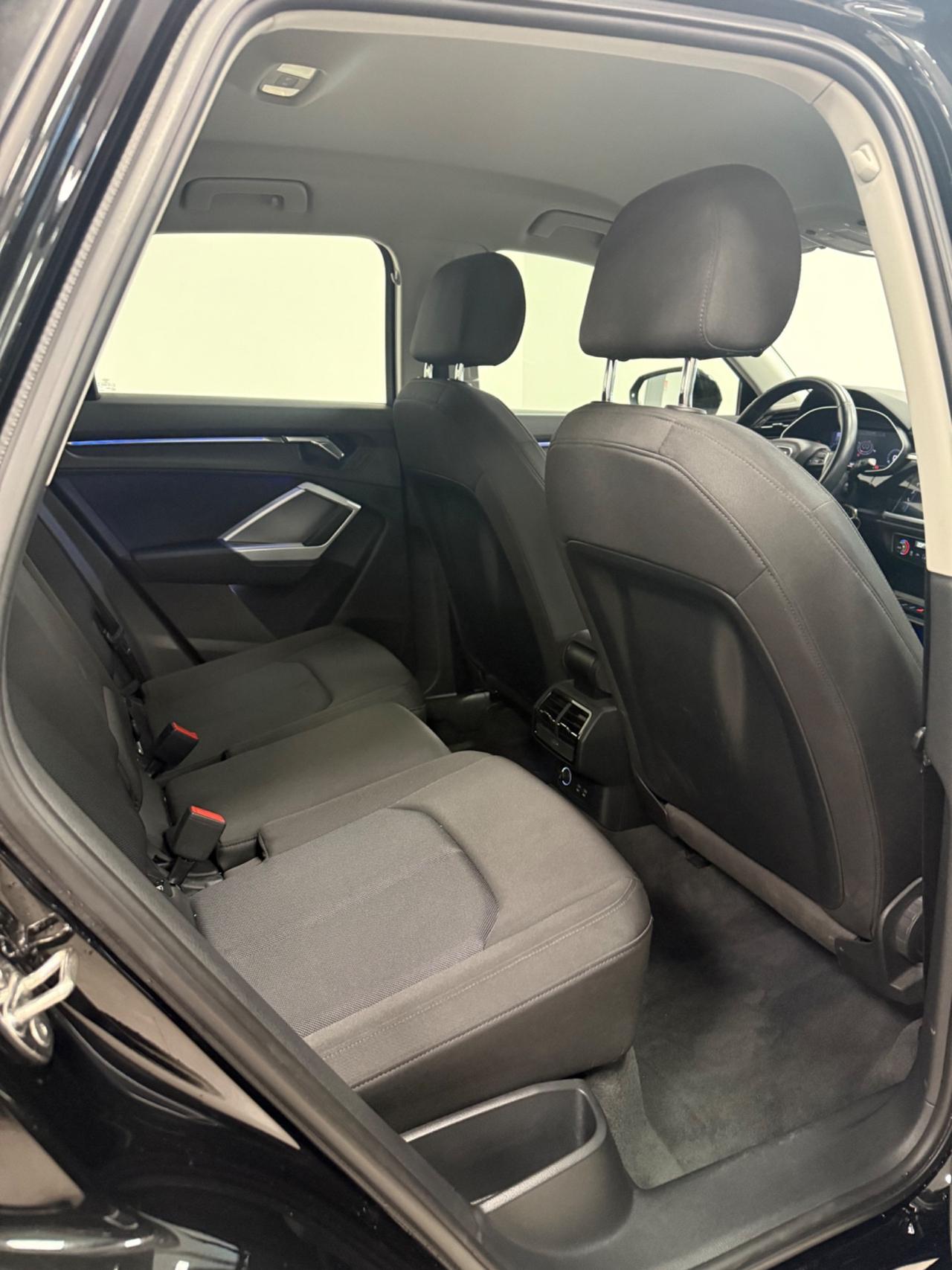 Audi Q3 35 TFSI Business Advanced