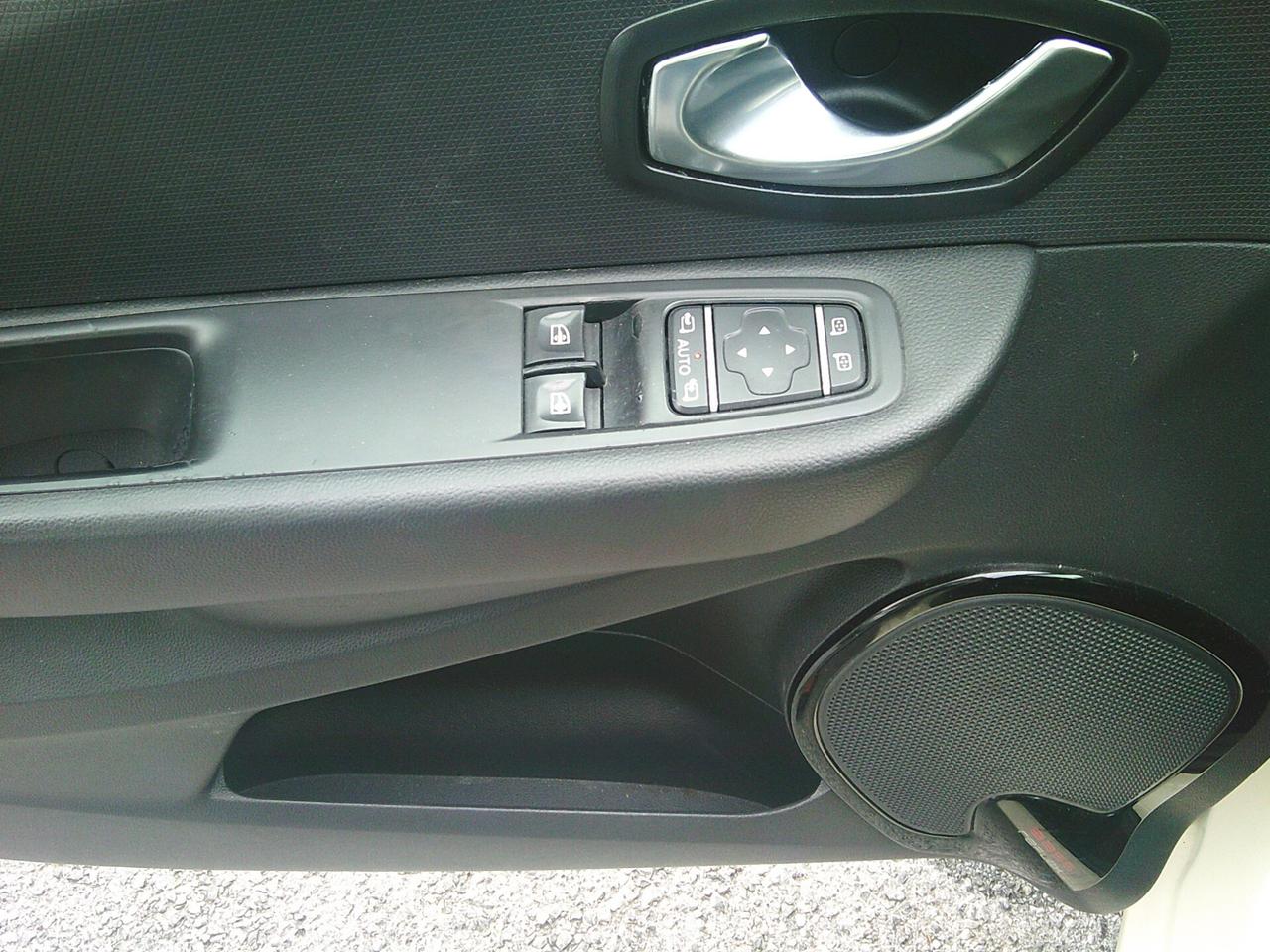 Renault Clio TCe 12V 90CV Start&Stop 5 porte Energy Intens