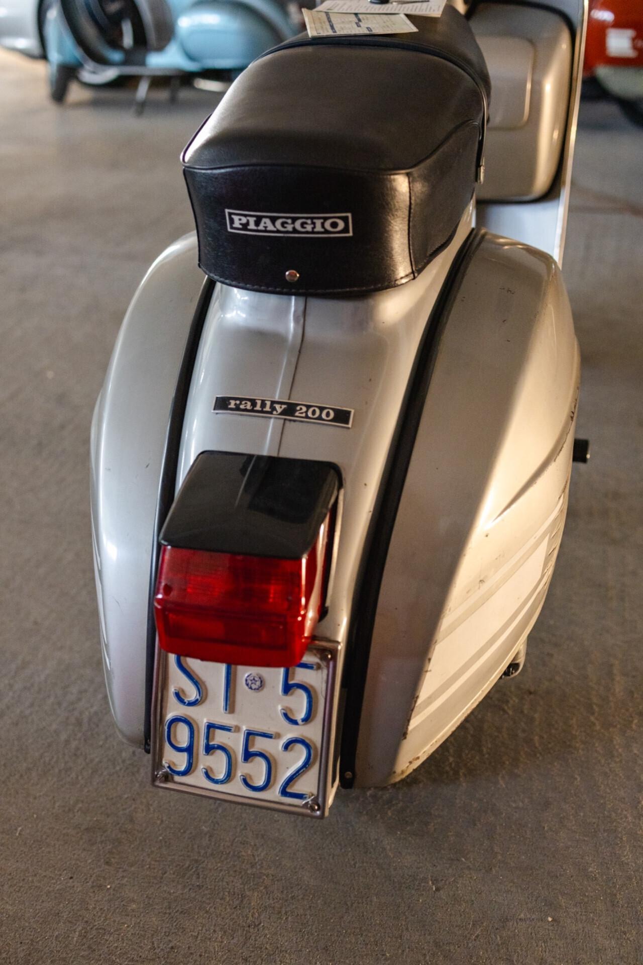 Piaggio Vespa 200 Rally CONSERVATA