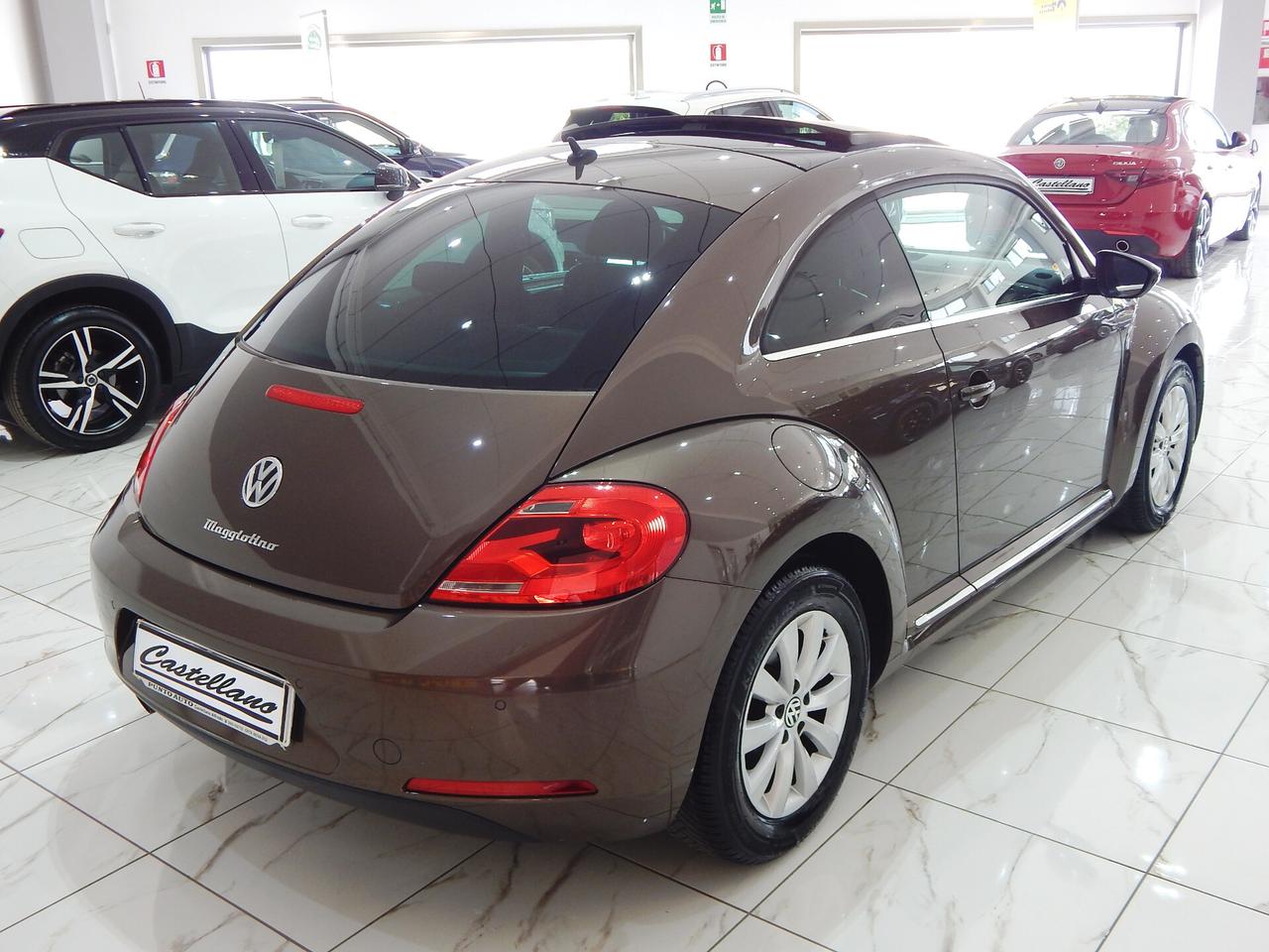 Volkswagen Maggiolino 1.6 TDI Design 105cv TETTO APRIBILE-XENON-LED