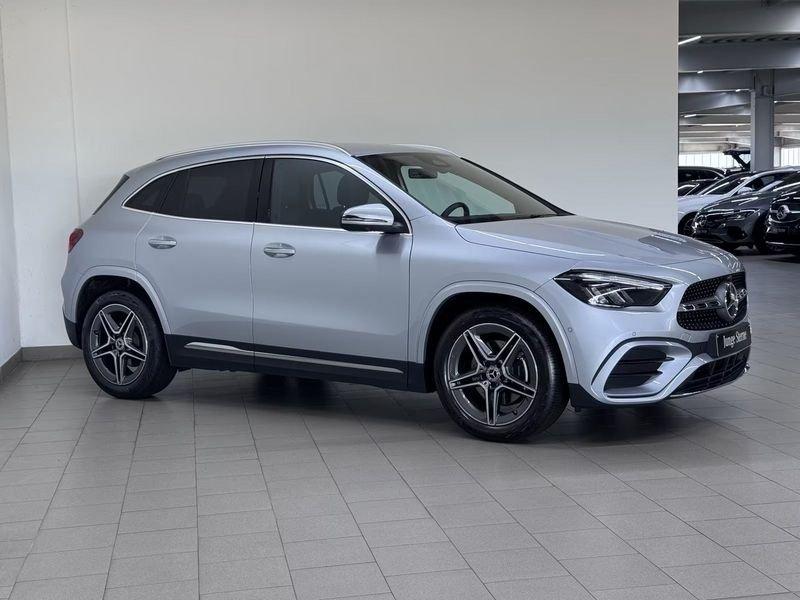 Mercedes-Benz GLA GLA 180 AMG Line LED CAMERA 360 KEYLESS